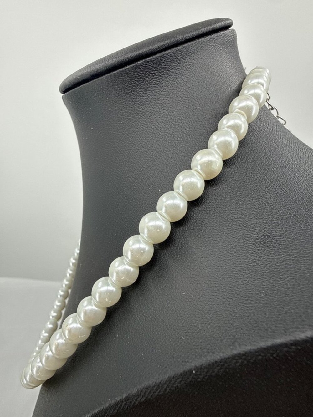 Classic Ivory Faux Pearl Choker Necklace Vintage Coquette Chic Single Strand - Picture 3 of 4